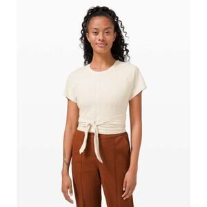 Lululemon It's A Tie Wrap Short Sleeve Tee in Heathered White Opal, Size 10